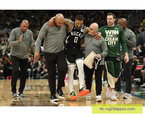 以他为核心雄鹿日前不卖字母哥