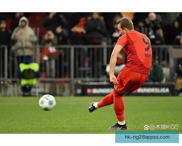 凯恩帕夫破门拜仁半场两球领先